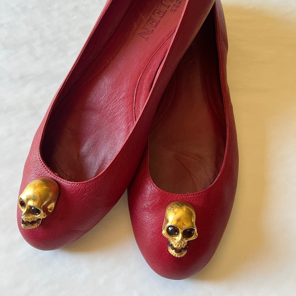 Alexander McQueen Skull Leather Flats.